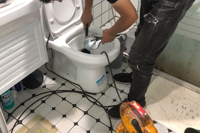 西工疏通下水道