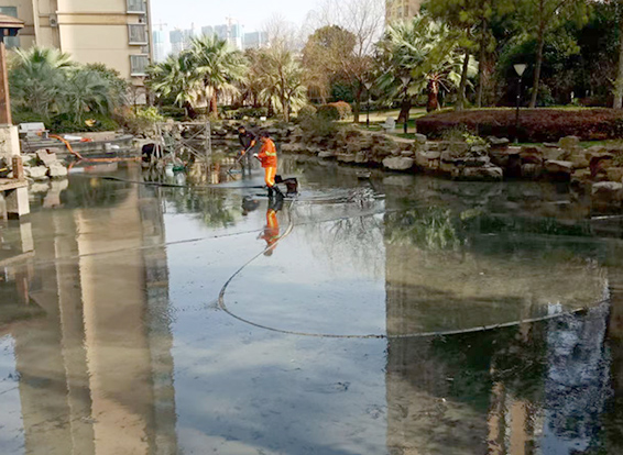 西工景观池淤泥清理